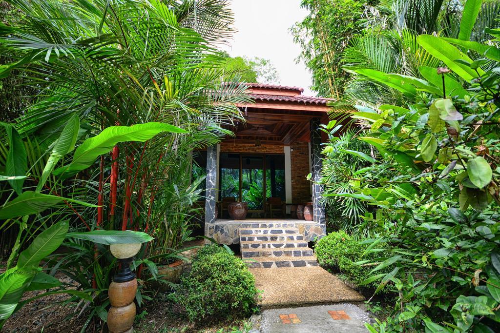 Hotel Khaosok And Spa Khao Sok National Park Esterno foto
